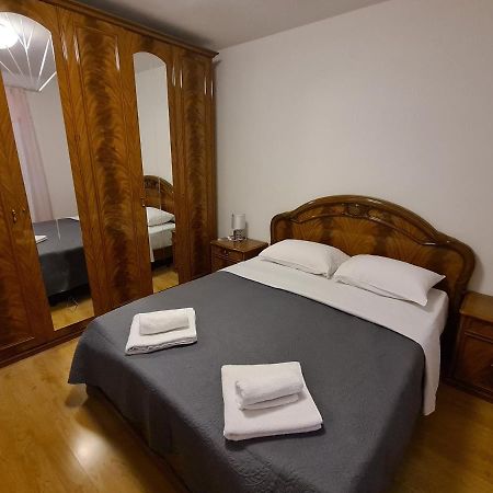 Helena Apartment Пула Екстериор снимка